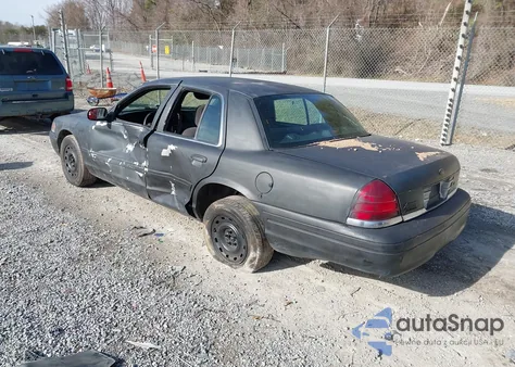 2008 Ford Crown Victoria Standard z USA, uszkodzony, nr VIN 2FAFP73V38X134803